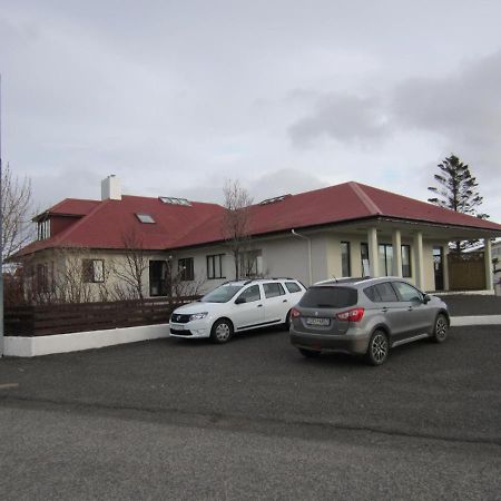 Apotek Guesthouse Хофн Экстерьер фото