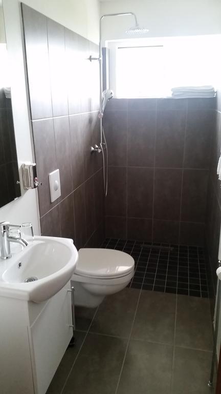 Apotek Guesthouse Хофн Номер фото