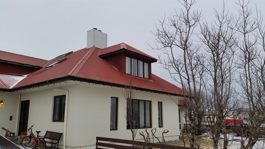 Apotek Guesthouse Хофн Экстерьер фото