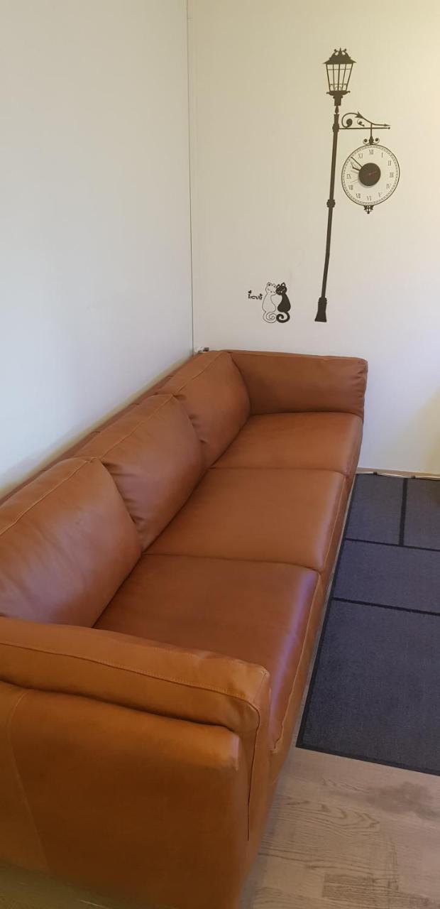 Apotek Guesthouse Хофн Экстерьер фото