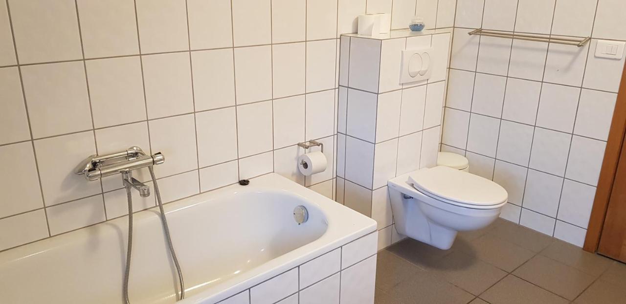 Apotek Guesthouse Хофн Экстерьер фото