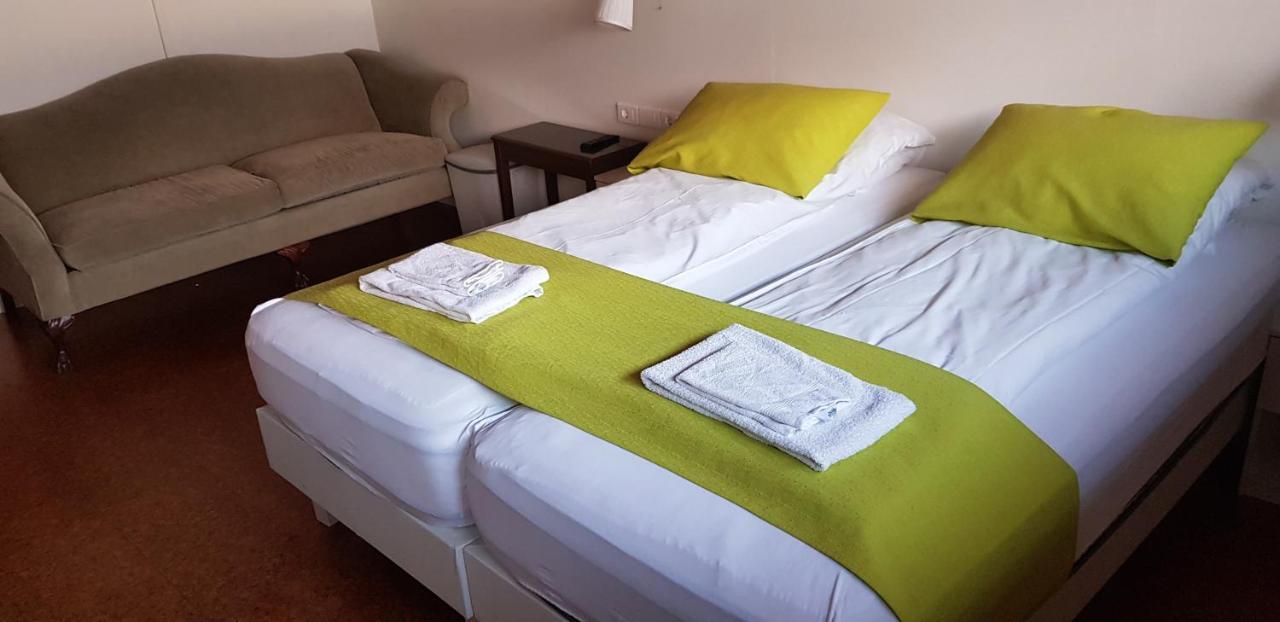 Apotek Guesthouse Хофн Экстерьер фото