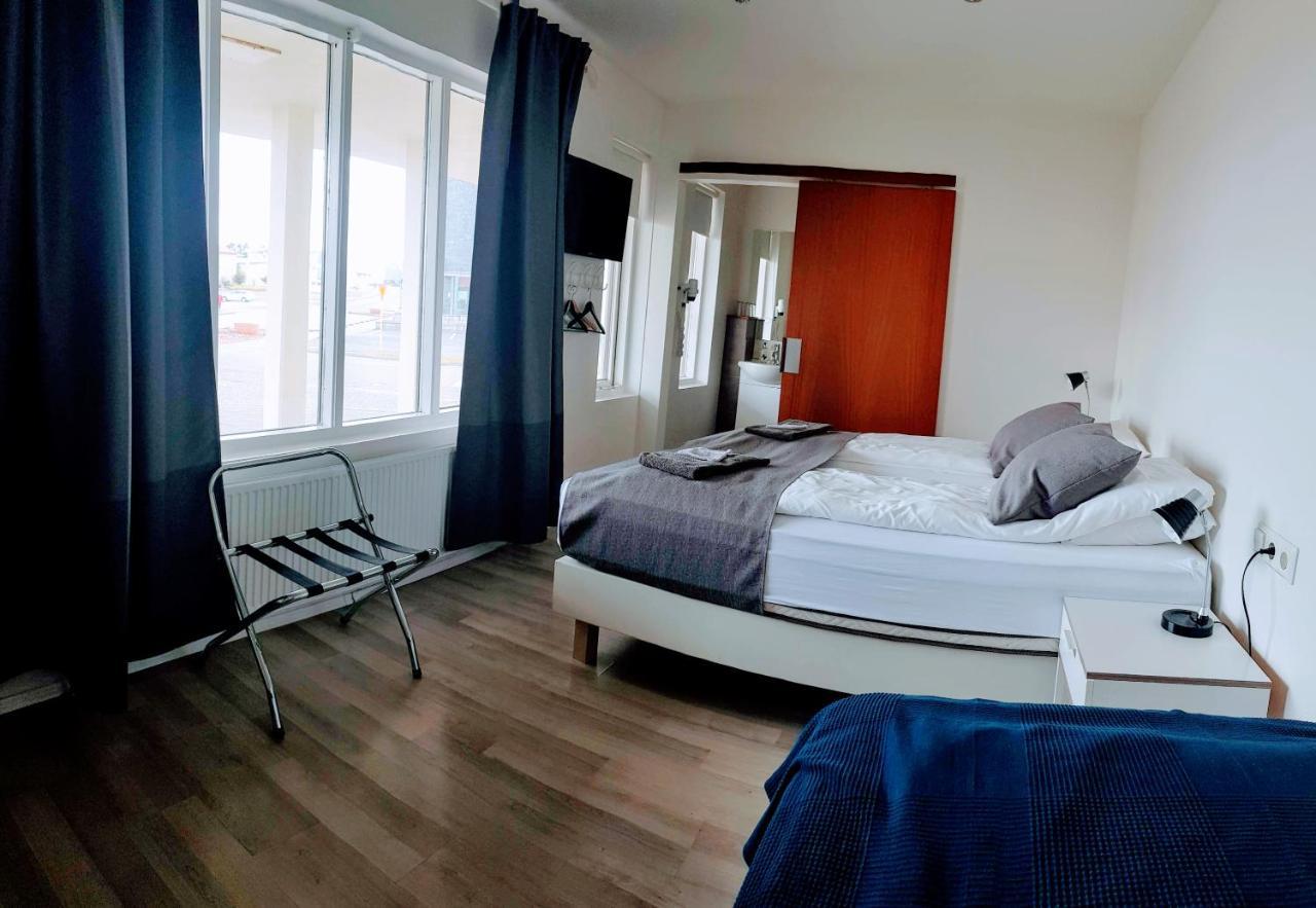 Apotek Guesthouse Хофн Экстерьер фото
