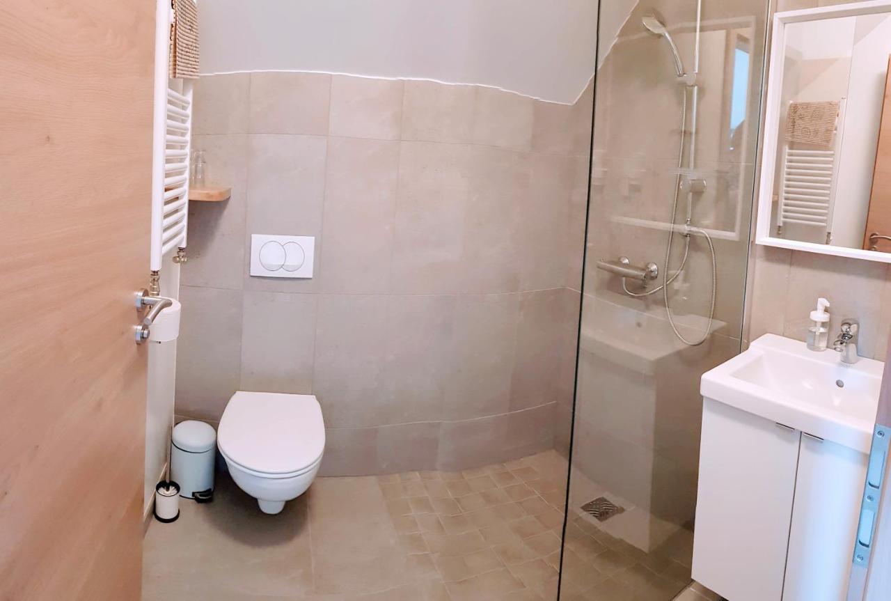 Apotek Guesthouse Хофн Экстерьер фото