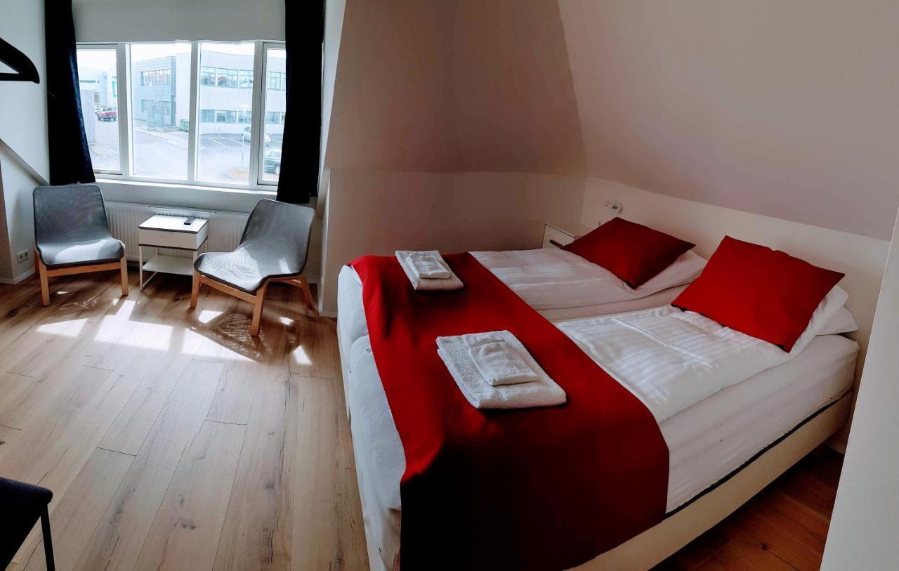 Apotek Guesthouse Хофн Экстерьер фото